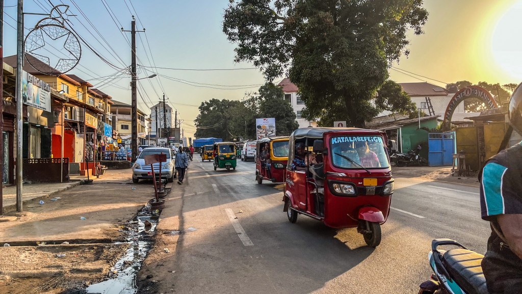 Trânsito caótico e praias sujas deixam memória ruim da&nbsp;Guiné