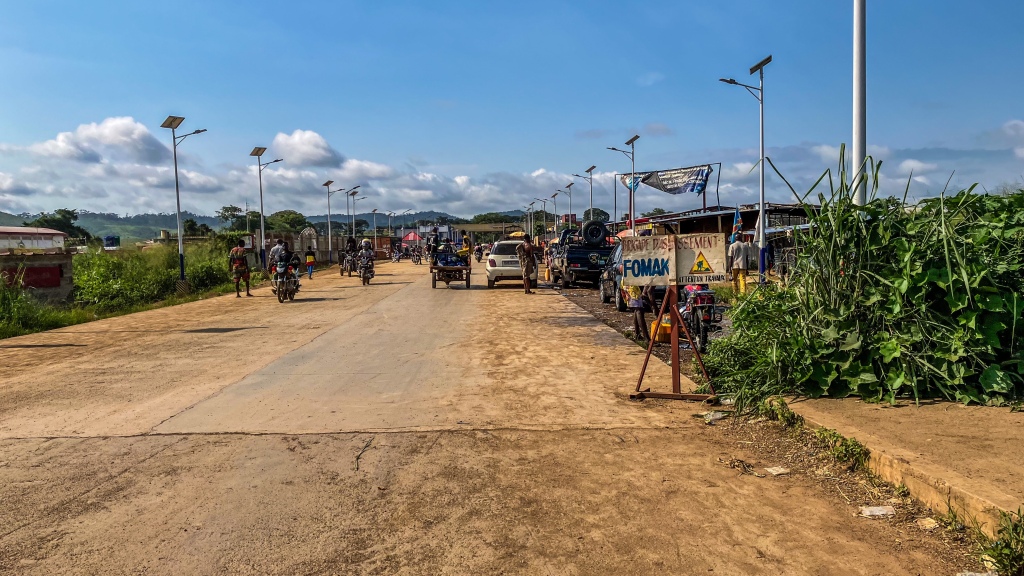 Fronteira entre RD Congo e Angola teve muitas horas de ônibus, estresse e mudança de planos