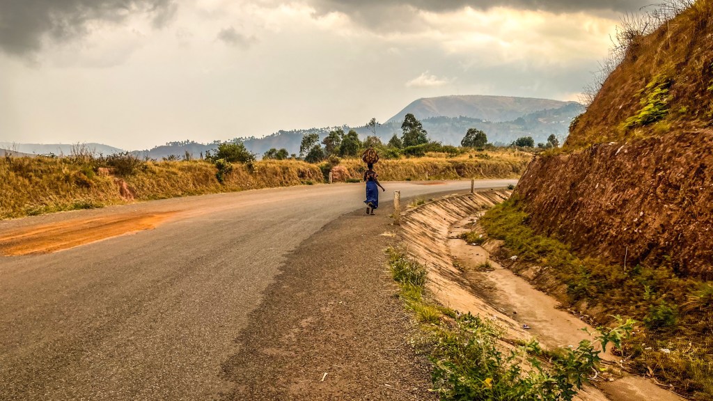 Para cruzar fronteira Tanzânia-Burundi, foram 3 dias de estrada e 1 de espera por&nbsp;ônibus