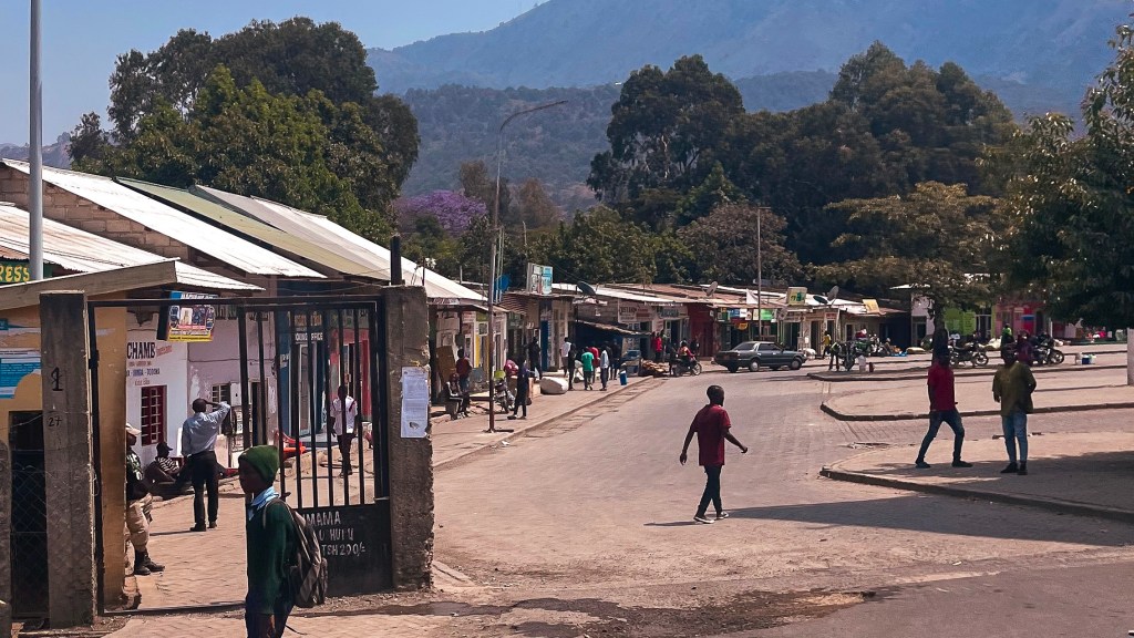 Na Tanzânia, sofremos com golpes e vendedores insistentes, até na praia de&nbsp;Zanzibar