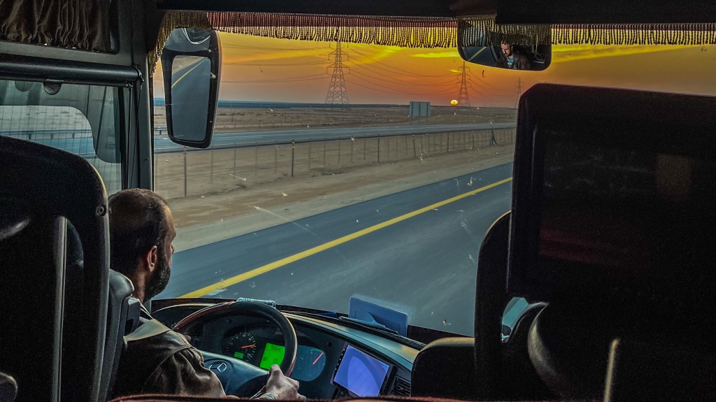 Da Jordânia à Arábia Saudita, viajamos 22 h de ônibus e tiramos visto na fronteira